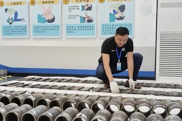 Senior technician Wang Qingxiang from Zhongjie Special Equipment has been invited to serve as a judge for the International Welding Competition!